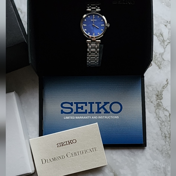SEIKO, Women's Stainless Steel Diamond Blue Dial Watch Quartz. - Picture 6 of 8